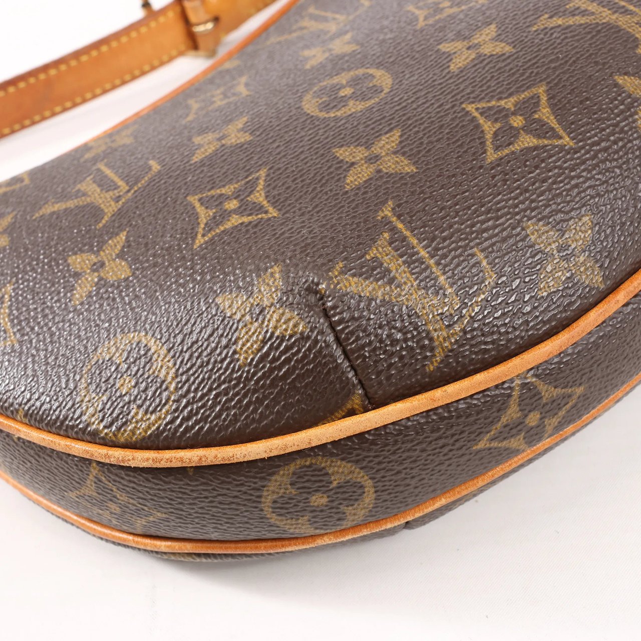 Louis Vuitton Louis Vuitton Monogram Pochette Croissant Shoulder Bag in Brown M51510 Bruin