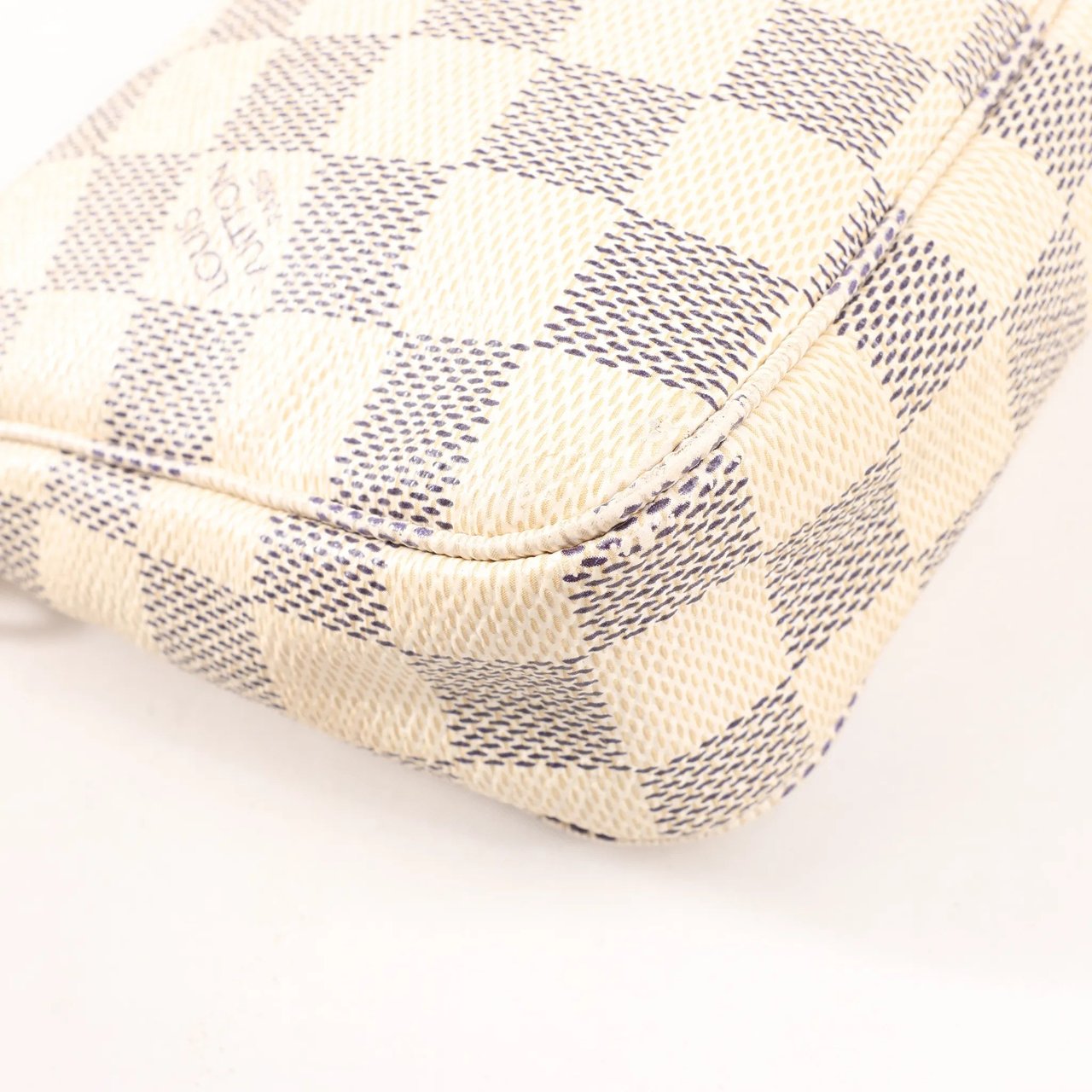 Louis Vuitton Louis Vuitton Pochette Accessoire Damier Azur Handbag in Beige N41207 Beige
