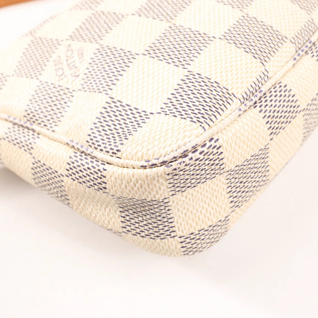 Louis Vuitton Louis Vuitton Pochette Accessoire Damier Azur Handbag in Beige N41207 Beige
