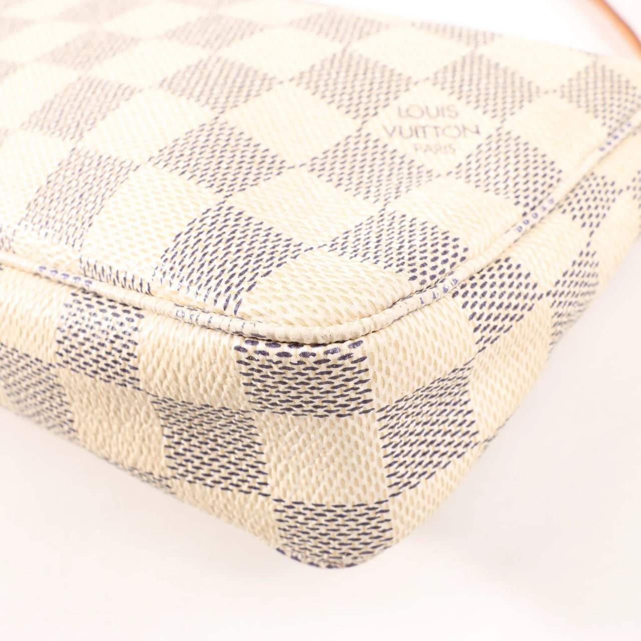 Louis Vuitton Louis Vuitton Pochette Accessoire Damier Azur Handbag in Beige N41207 Beige