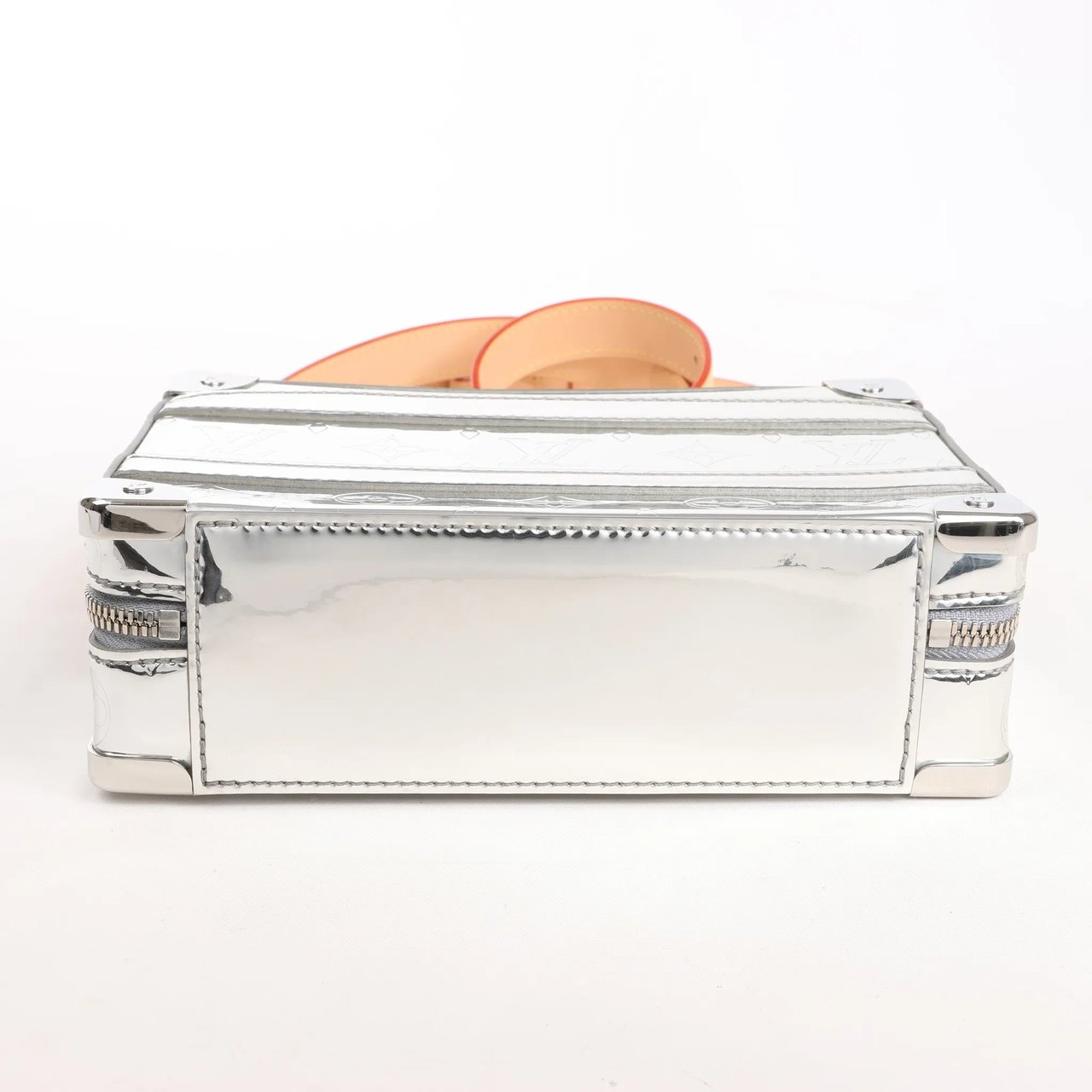 Louis Vuitton Louis Vuitton Soft Trunk Monogram Canvas Crossbody Bag in Silver M45885 Zilver