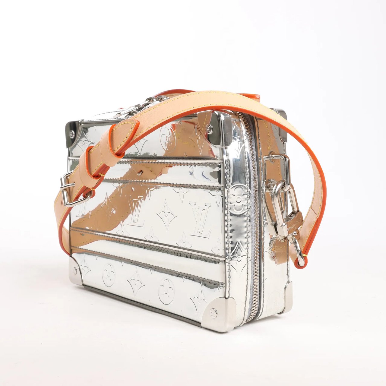 Louis Vuitton Louis Vuitton Soft Trunk Monogram Canvas Crossbody Bag in Silver M45885 Zilver