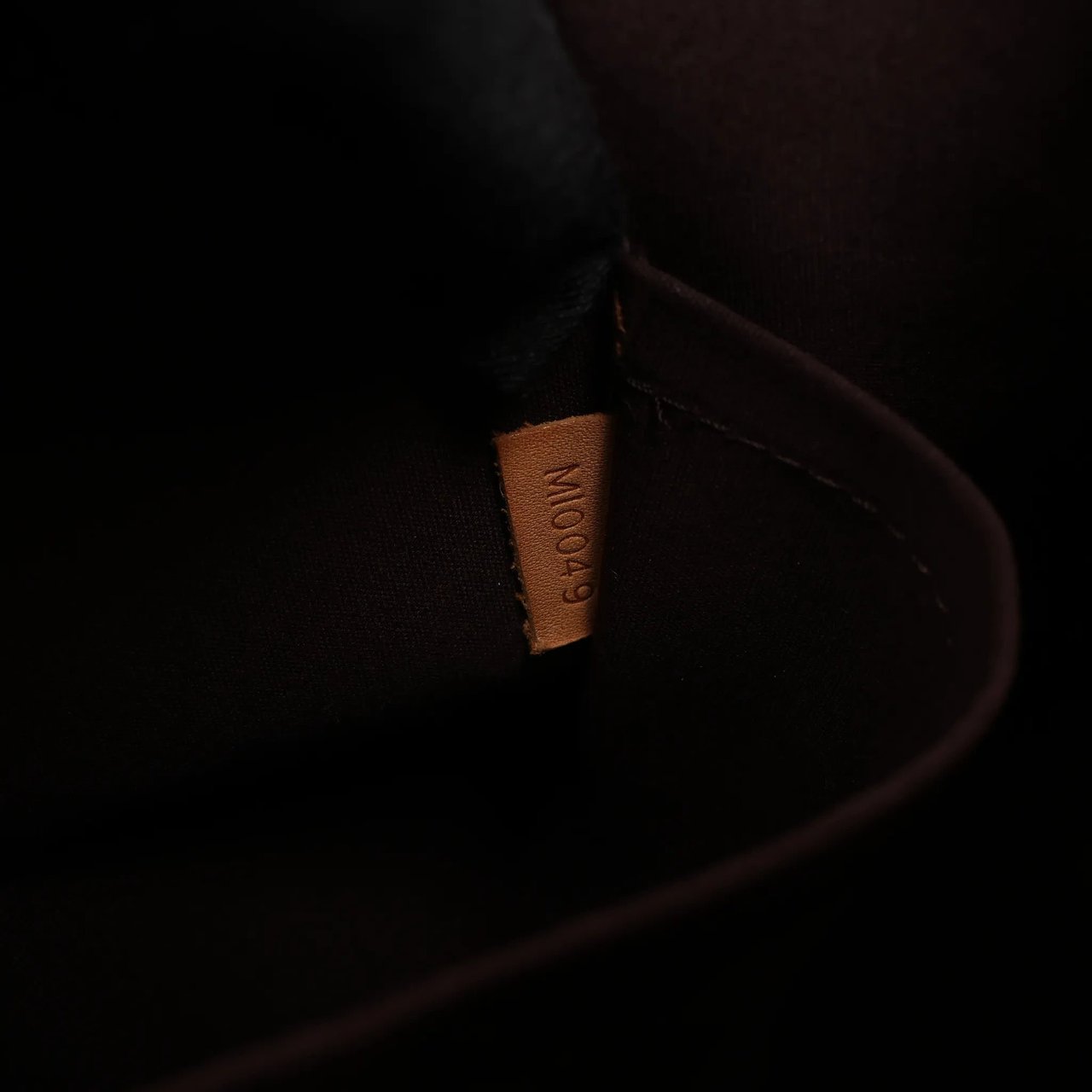 Louis Vuitton Louis Vuitton Vernis Alma GM Handbag in Amarante M93595 Maroon