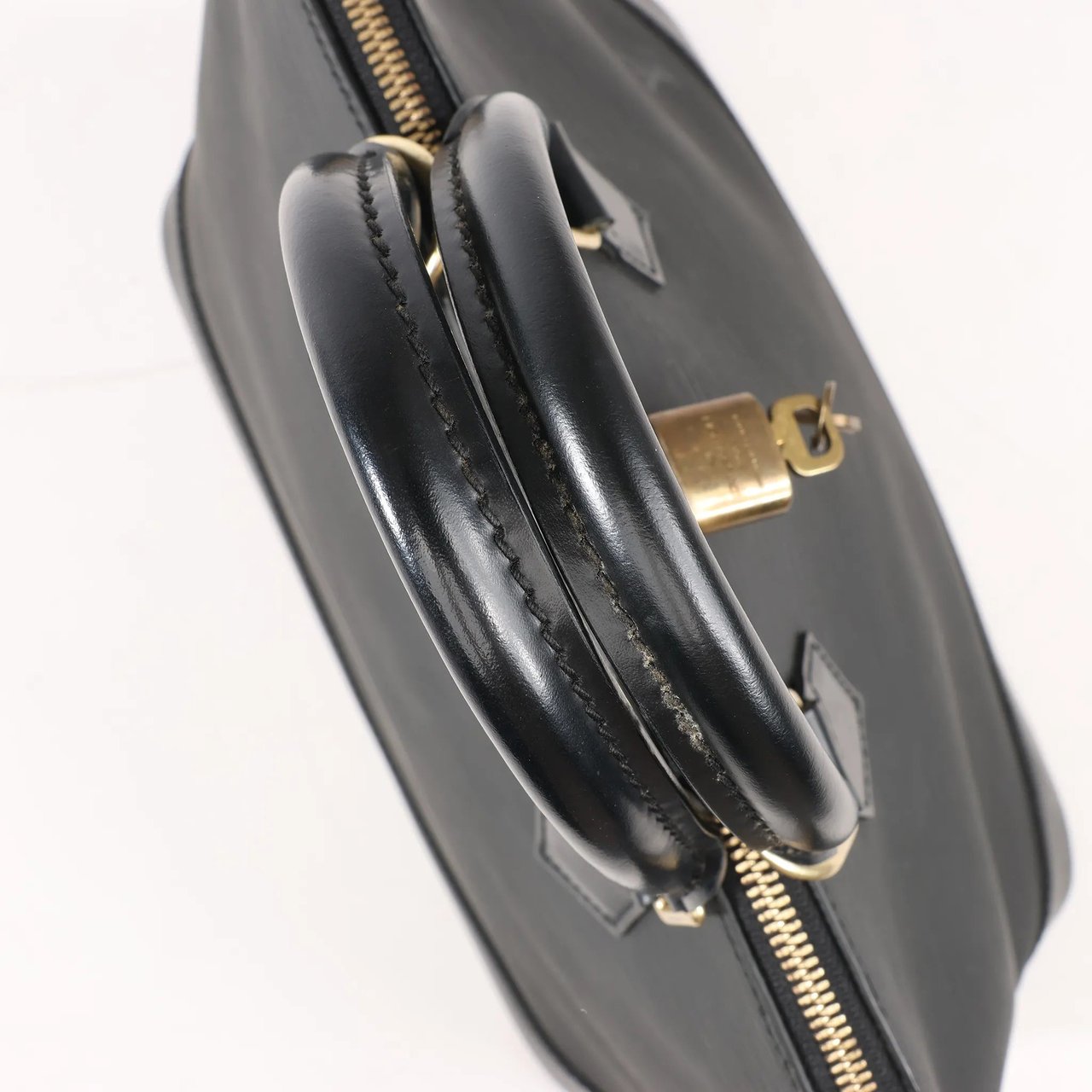 Louis Vuitton Louis Vuitton Epi Leather Alma PM Handbag in Black M52142 Zwart