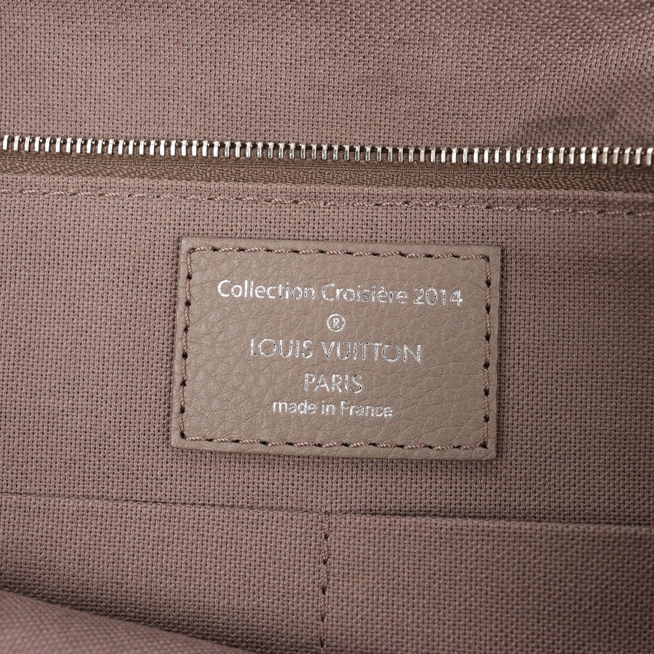 Louis Vuitton Louis Vuitton Essentiel Taurillon Clemence Crossbody Bag in Gray M94446 Grijs