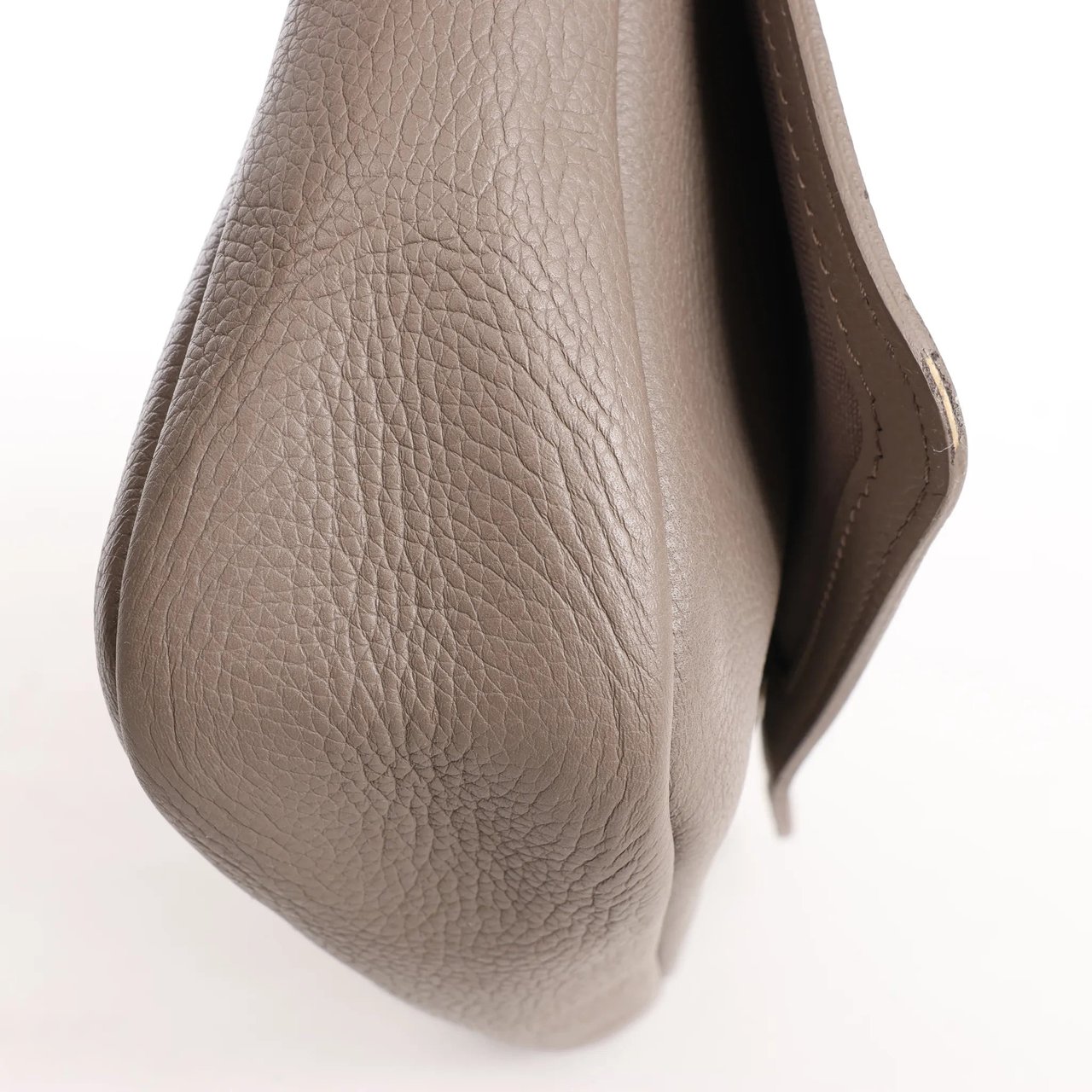 Louis Vuitton Louis Vuitton Essentiel Taurillon Clemence Crossbody Bag in Gray M94446 Grijs