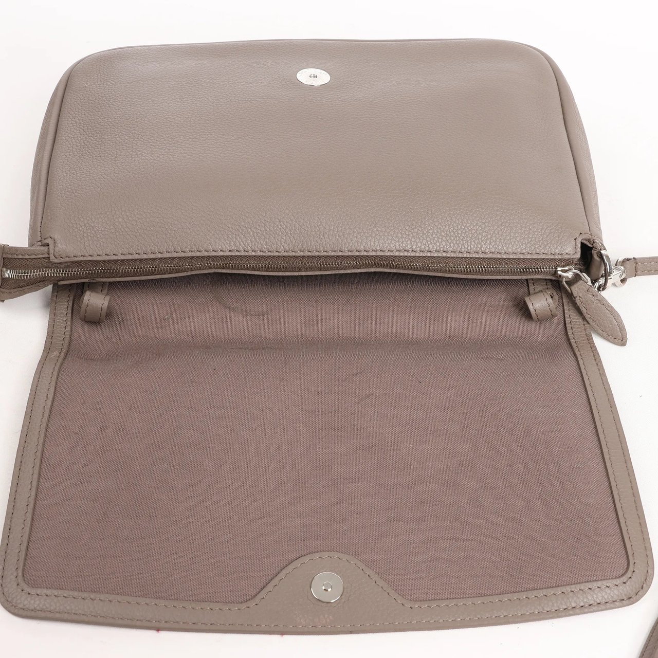 Louis Vuitton Louis Vuitton Essentiel Taurillon Clemence Crossbody Bag in Gray M94446 Grijs