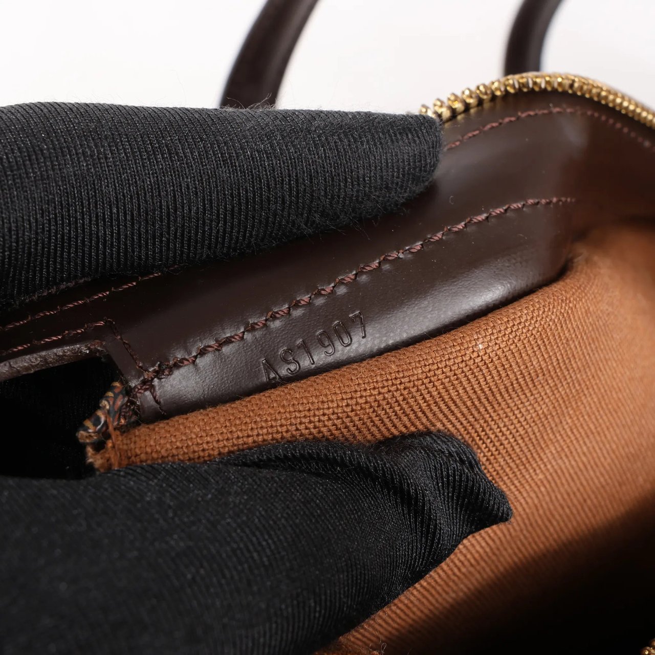 Louis Vuitton Louis Vuitton Chelsea Damier Ebene Shoulder Bag in Brown N51119 Bruin