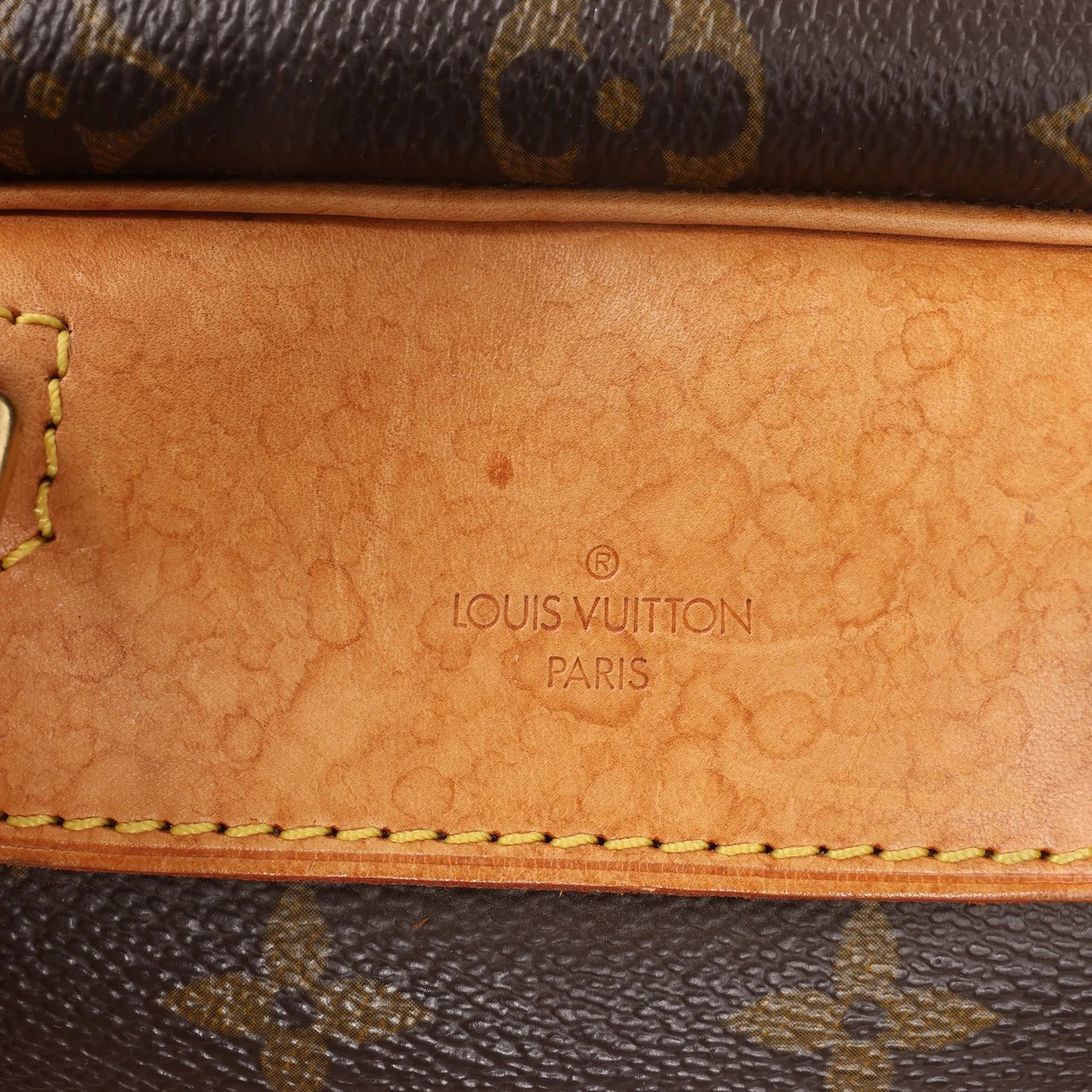 Louis Vuitton Louis Vuitton Deauville Monogram Canvas Handbag in Brown M47270 Bruin