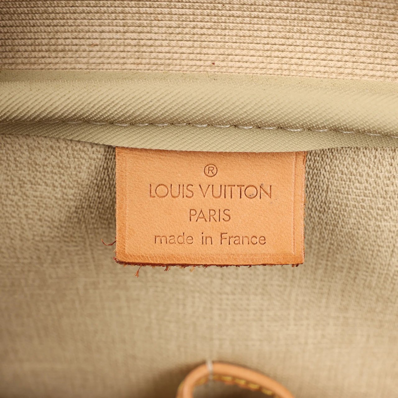 Louis Vuitton Louis Vuitton Deauville Monogram Canvas Handbag in Brown M47270 Bruin
