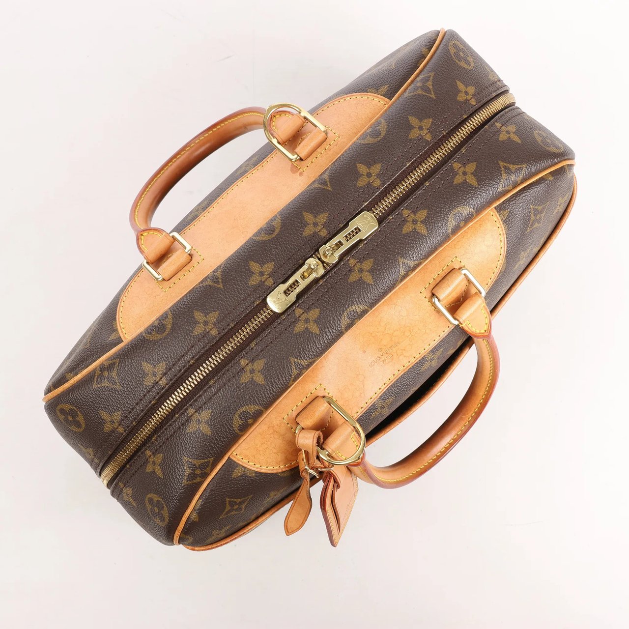 Louis Vuitton Louis Vuitton Deauville Monogram Canvas Handbag in Brown M47270 Bruin