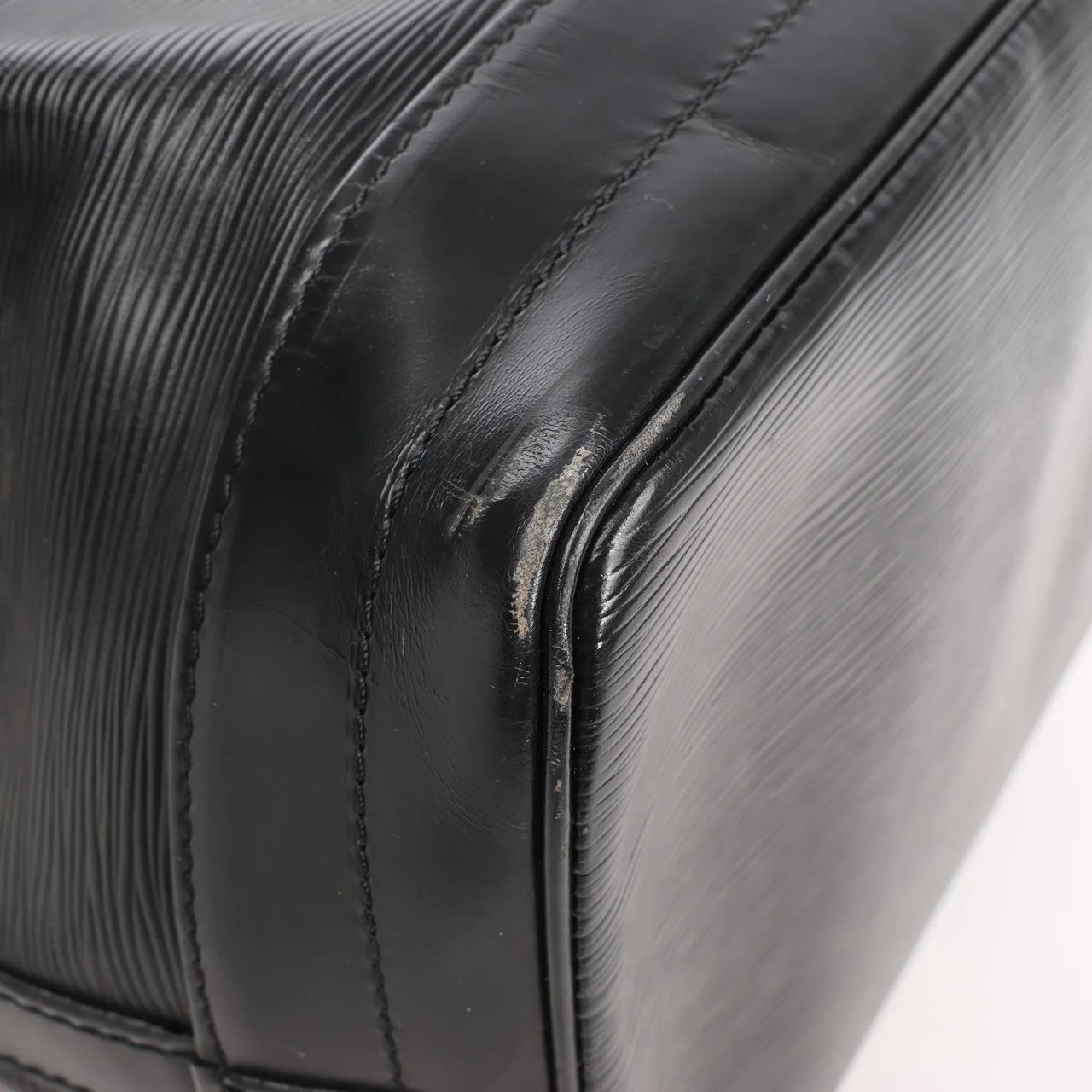 Louis Vuitton Louis Vuitton Noe Epi Leather Shoulder Bag in Black M59002 Zwart