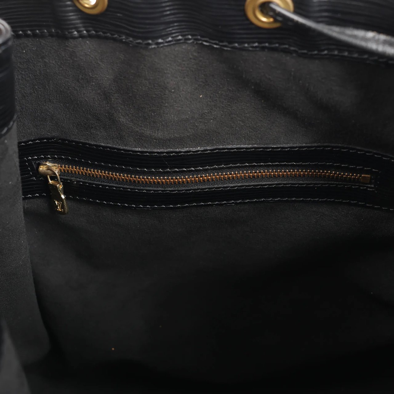 Louis Vuitton Louis Vuitton Noe Epi Leather Shoulder Bag in Black M59002 Zwart