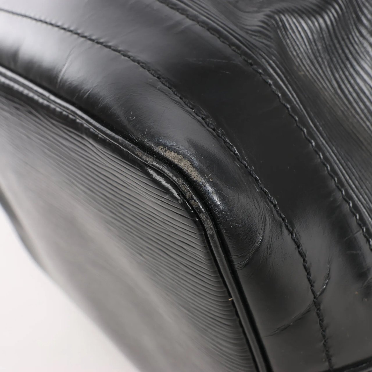 Louis Vuitton Louis Vuitton Noe Epi Leather Shoulder Bag in Black M59002 Zwart