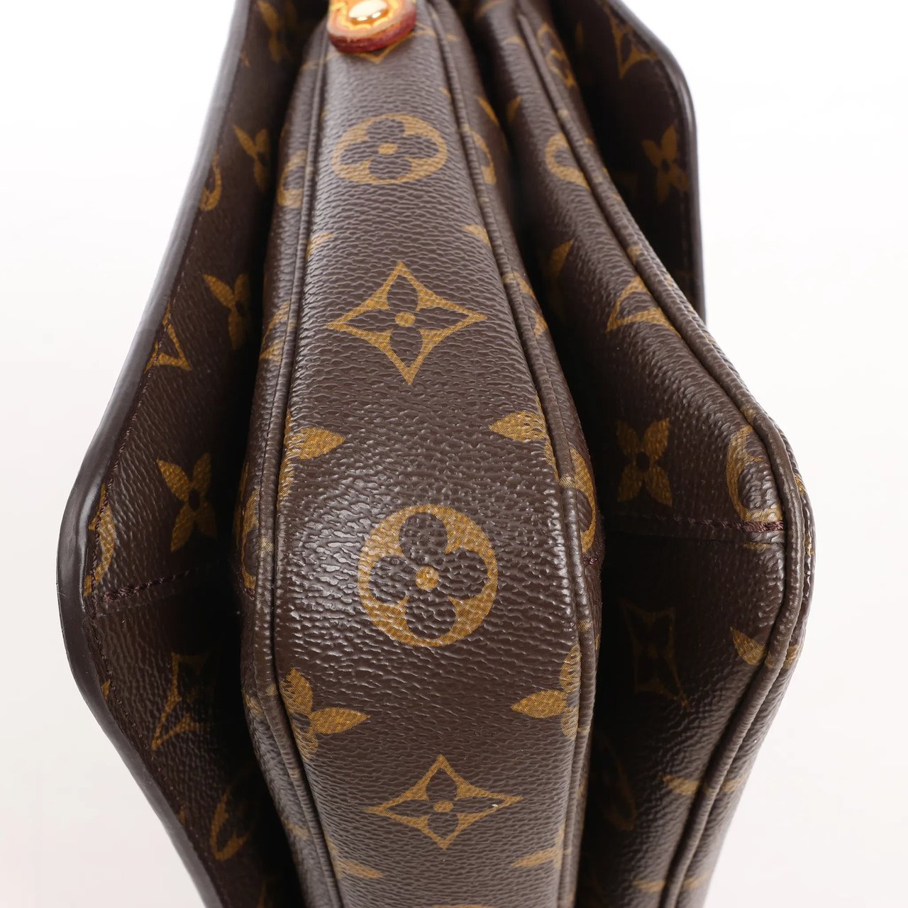 Louis Vuitton Louis Vuitton Pochette Metis MM Monogram Canvas Crossbody Bag in Brown M44875 Bruin