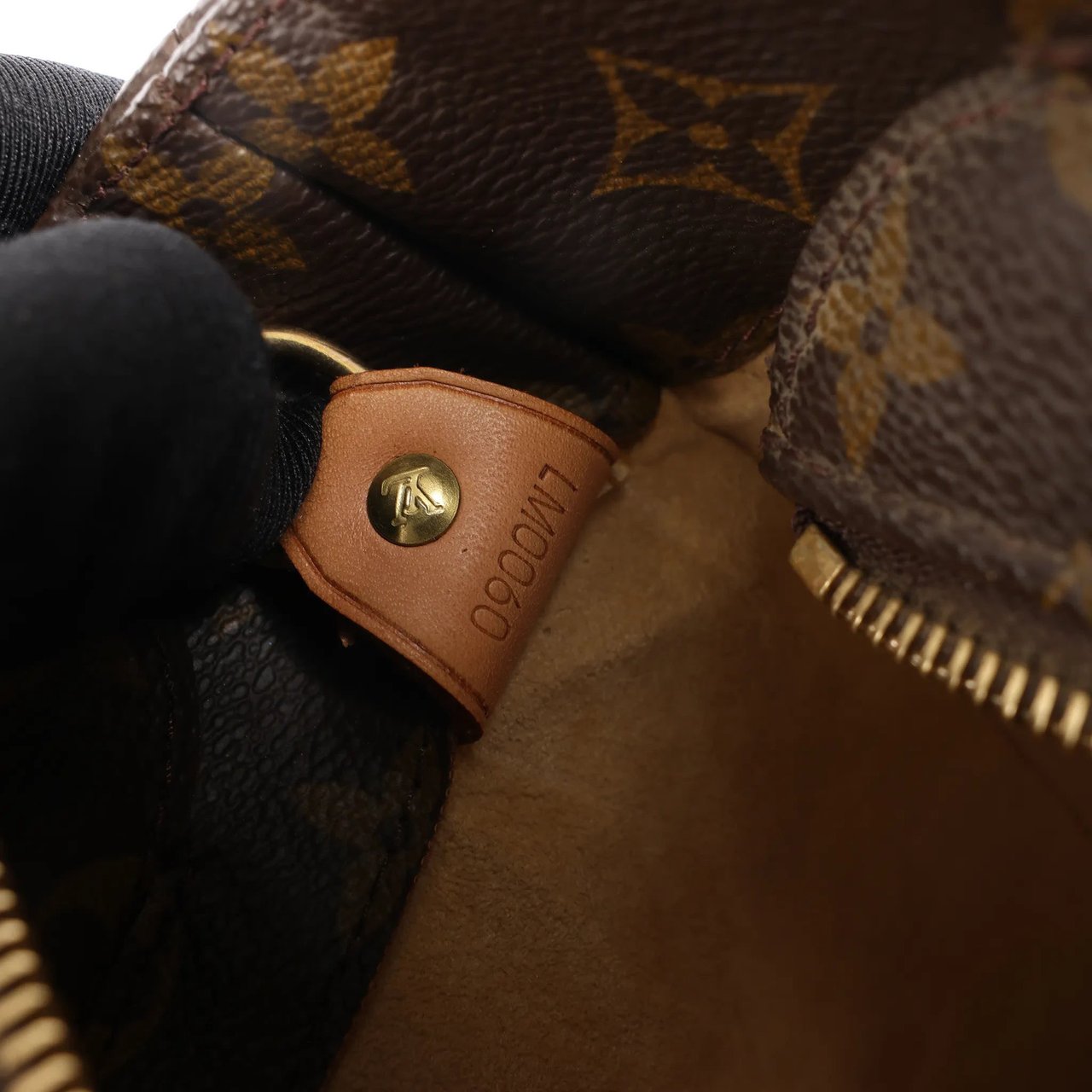 Louis Vuitton Louis Vuitton Luco Monogram Canvas Shoulder Bag in Brown M51155 Bruin