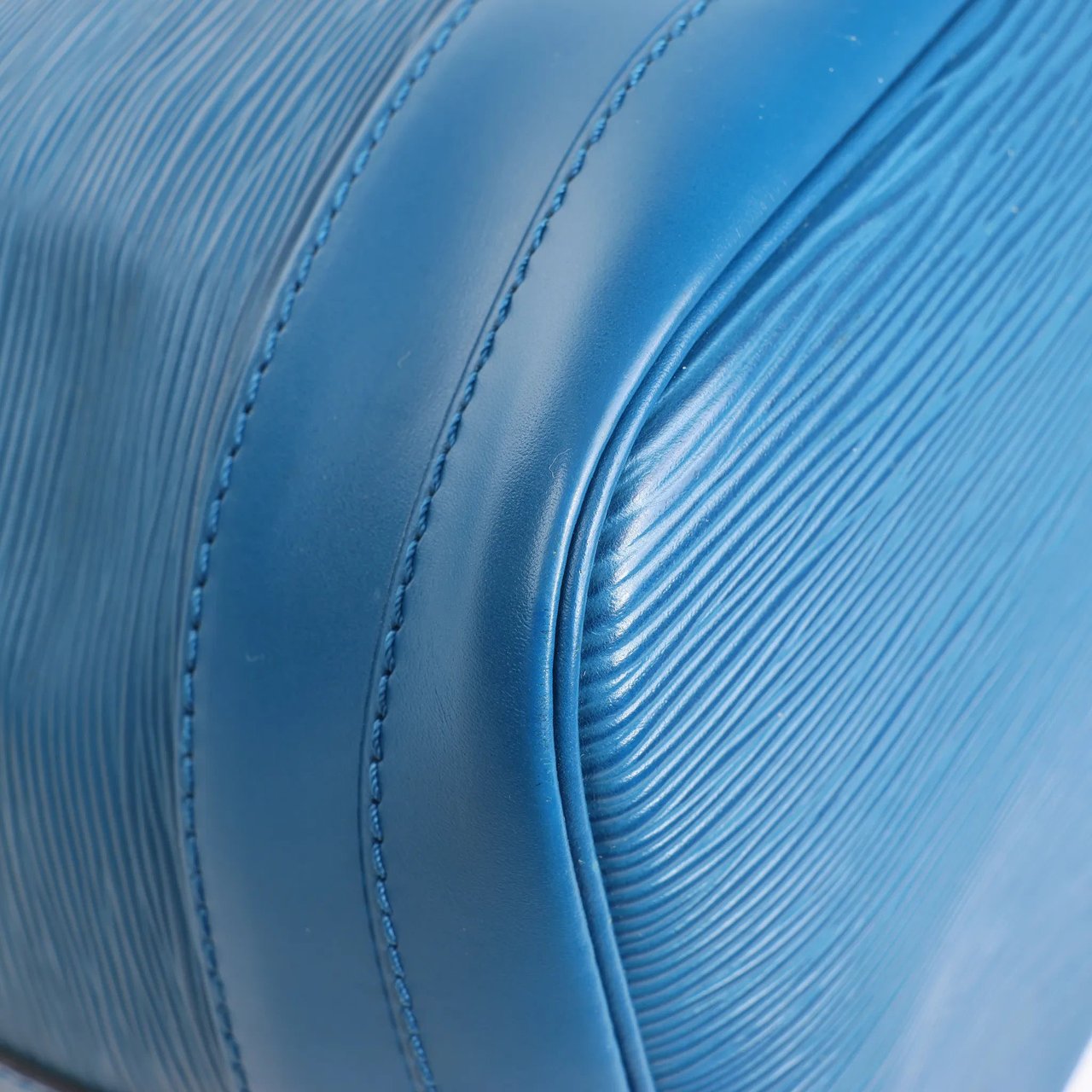 Louis Vuitton Louis Vuitton Noe Epi Leather Shoulder Bag in Blue Blauw