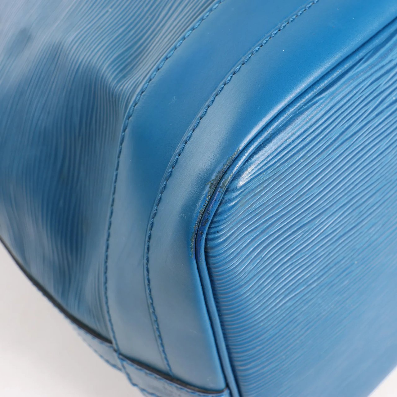 Louis Vuitton Louis Vuitton Noe Epi Leather Shoulder Bag in Blue Blauw