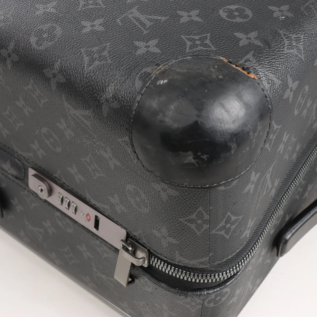 Louis Vuitton Louis Vuitton Horizon 60 Monogram Eclipse Travel Bag in Black Zwart