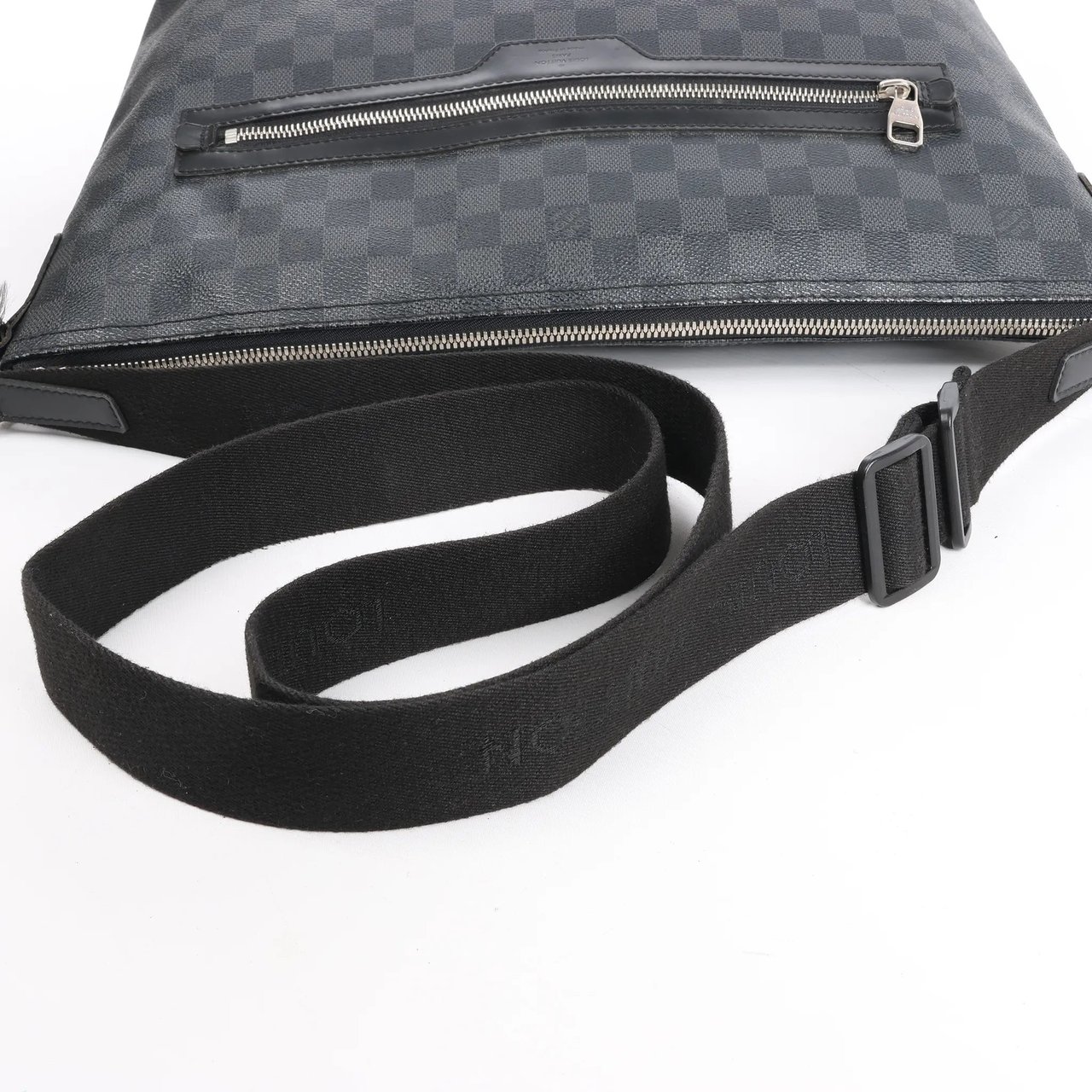Louis Vuitton Louis Vuitton Damier Graphite Mick MM Shoulder Bag N41106 Zwart