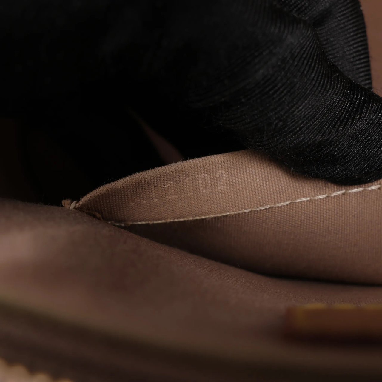 Louis Vuitton Louis Vuitton Alma BB Monogram Vernis 2Way Handbag in Pink M50415 Roze