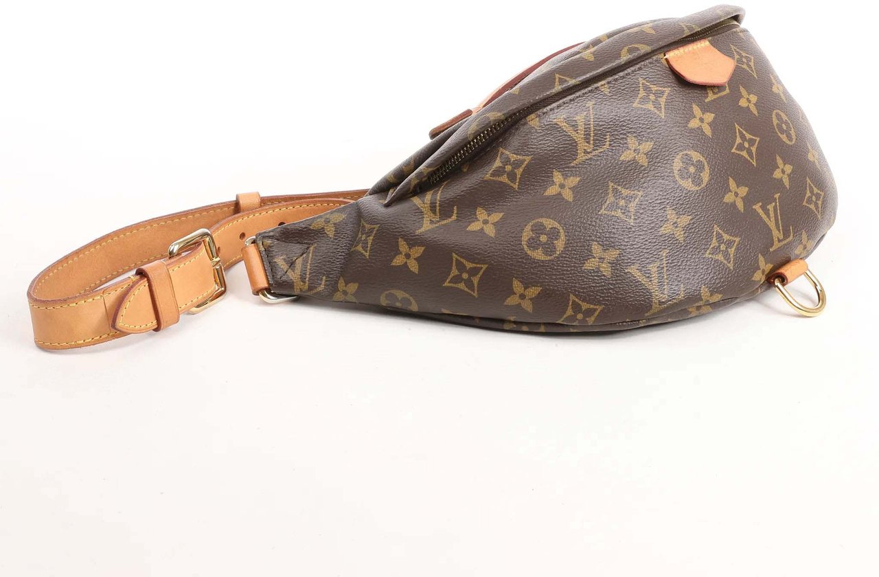 Louis Vuitton Louis Vuitton Bum Bag Monogram Canvas Crossbody Bag in Brown M43644 Bruin