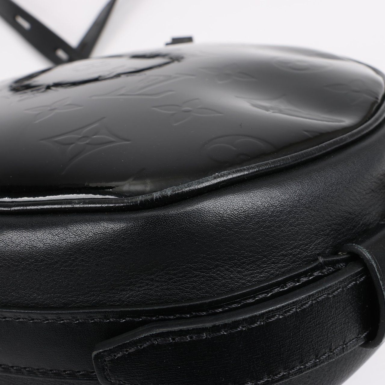 Louis Vuitton Louis Vuitton Boite Chapeau Souple Vernis Leather Crossbody Bag in Black M53999 Zwart