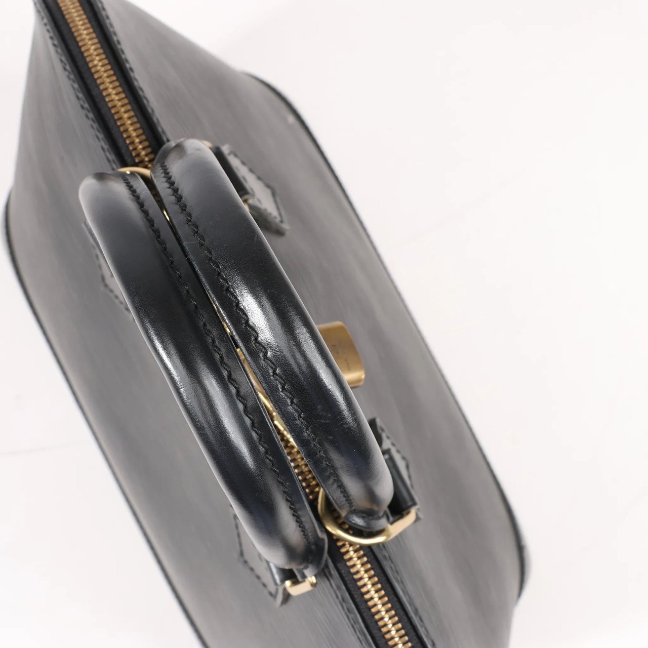 Louis Vuitton Louis Vuitton Epi Leather Alma PM Handbag in Black M52142 Zwart