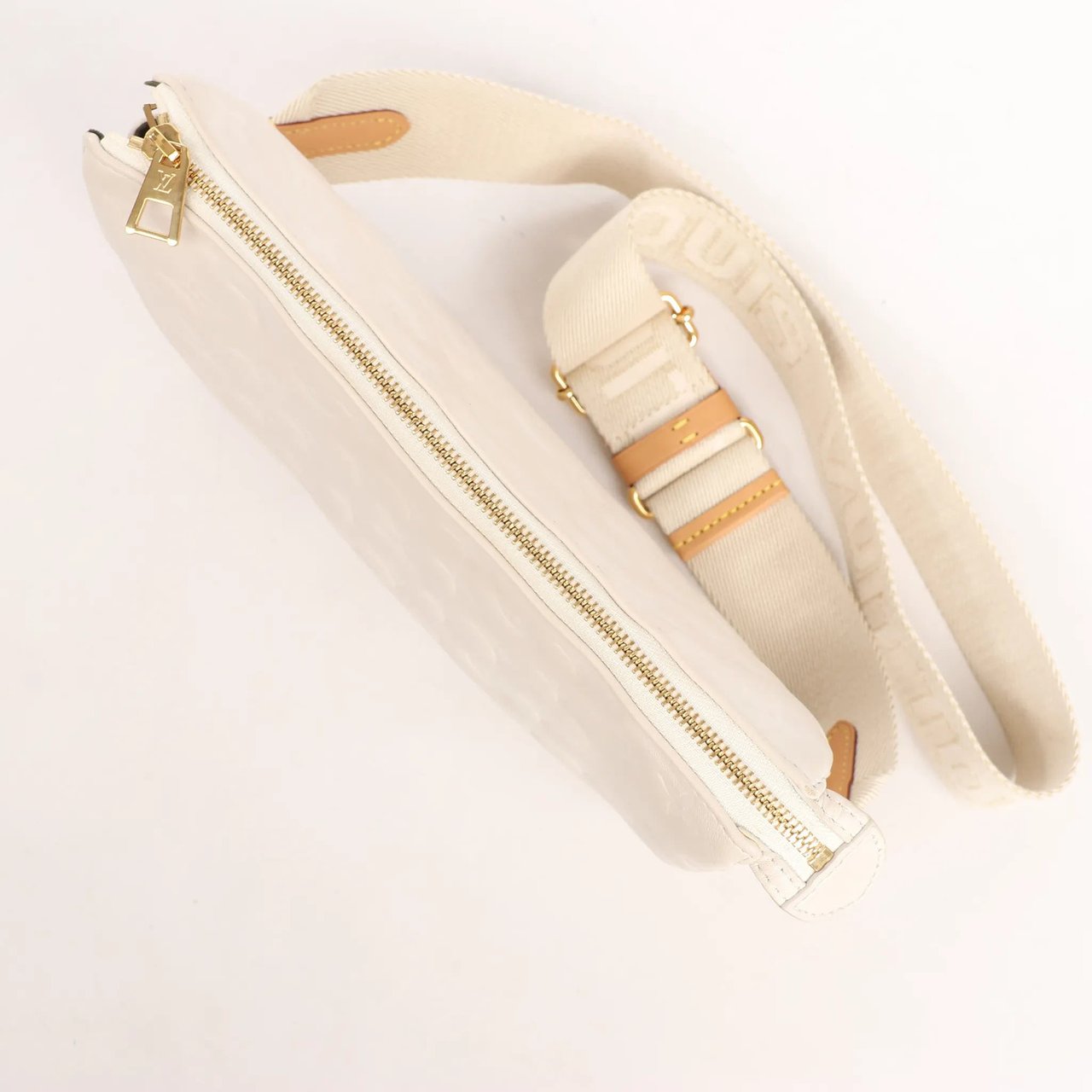 Louis Vuitton Louis Vuitton Coussin PM Monogram Embossed Crossbody Bag in White M57793 Divers