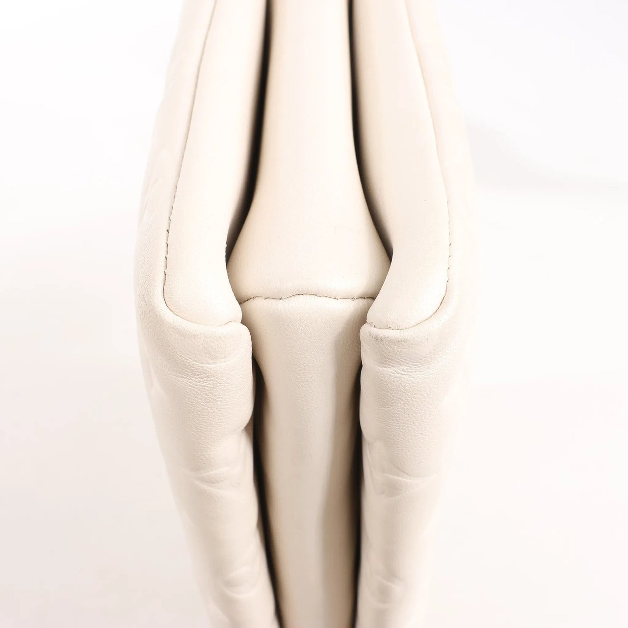 Louis Vuitton Louis Vuitton Coussin PM Monogram Embossed Crossbody Bag in White M57793 Divers