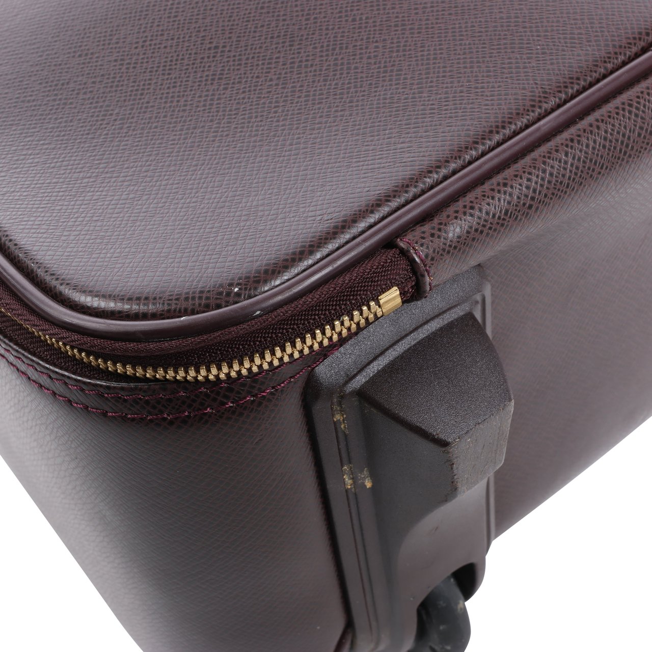 Louis Vuitton Louis Vuitton Taiga Leather Pegase 45 Travel Bag in Brown M23314 Bruin