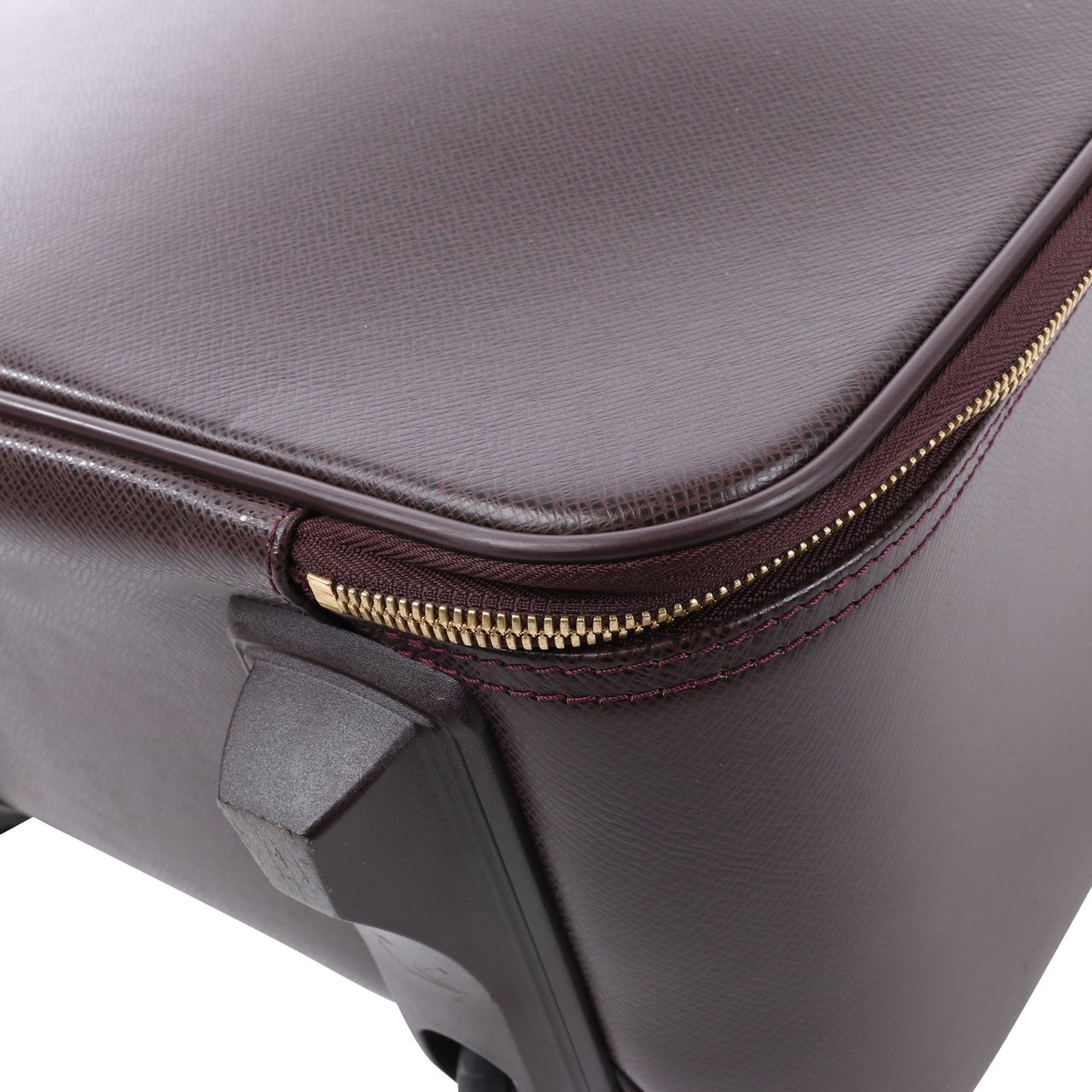 Louis Vuitton Louis Vuitton Taiga Leather Pegase 45 Travel Bag in Brown M23314 Bruin