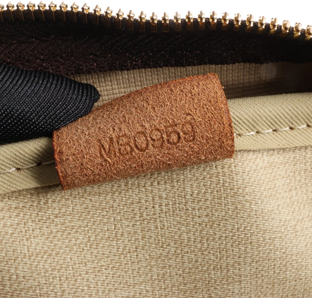 Louis Vuitton Louis Vuitton Deauville Monogram Canvas Handbag in Brown M47270 Bruin