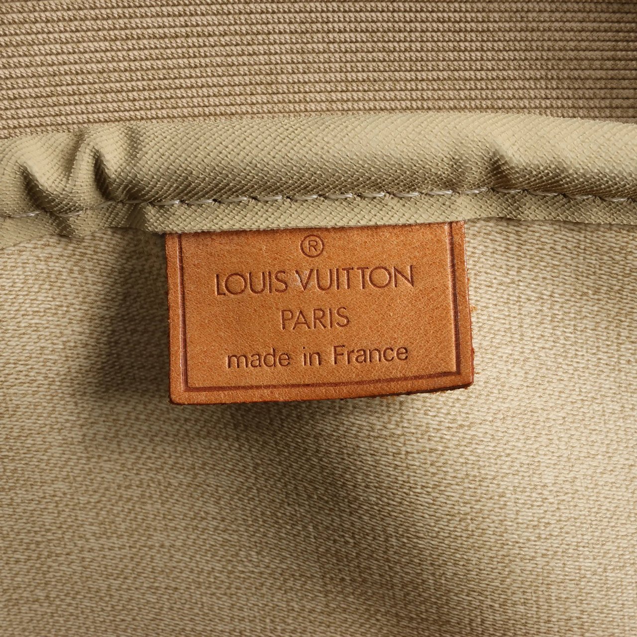Louis Vuitton Louis Vuitton Deauville Monogram Canvas Handbag in Brown M47270 Bruin