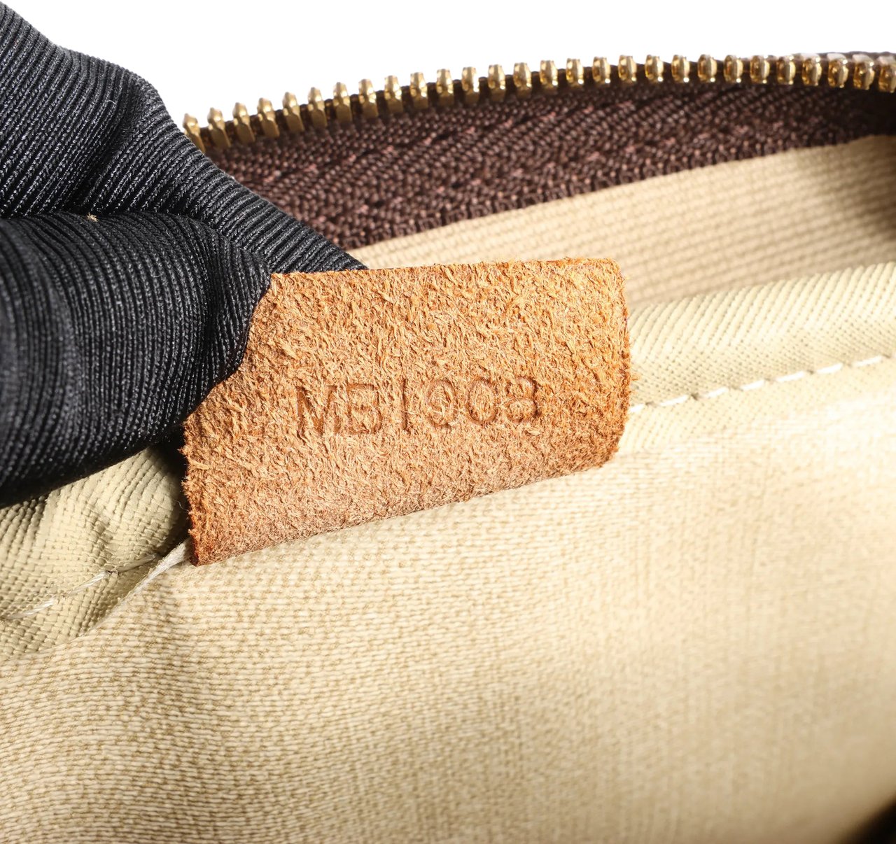 Louis Vuitton Louis Vuitton Deauville Monogram Canvas Handbag in Brown M47270 Bruin