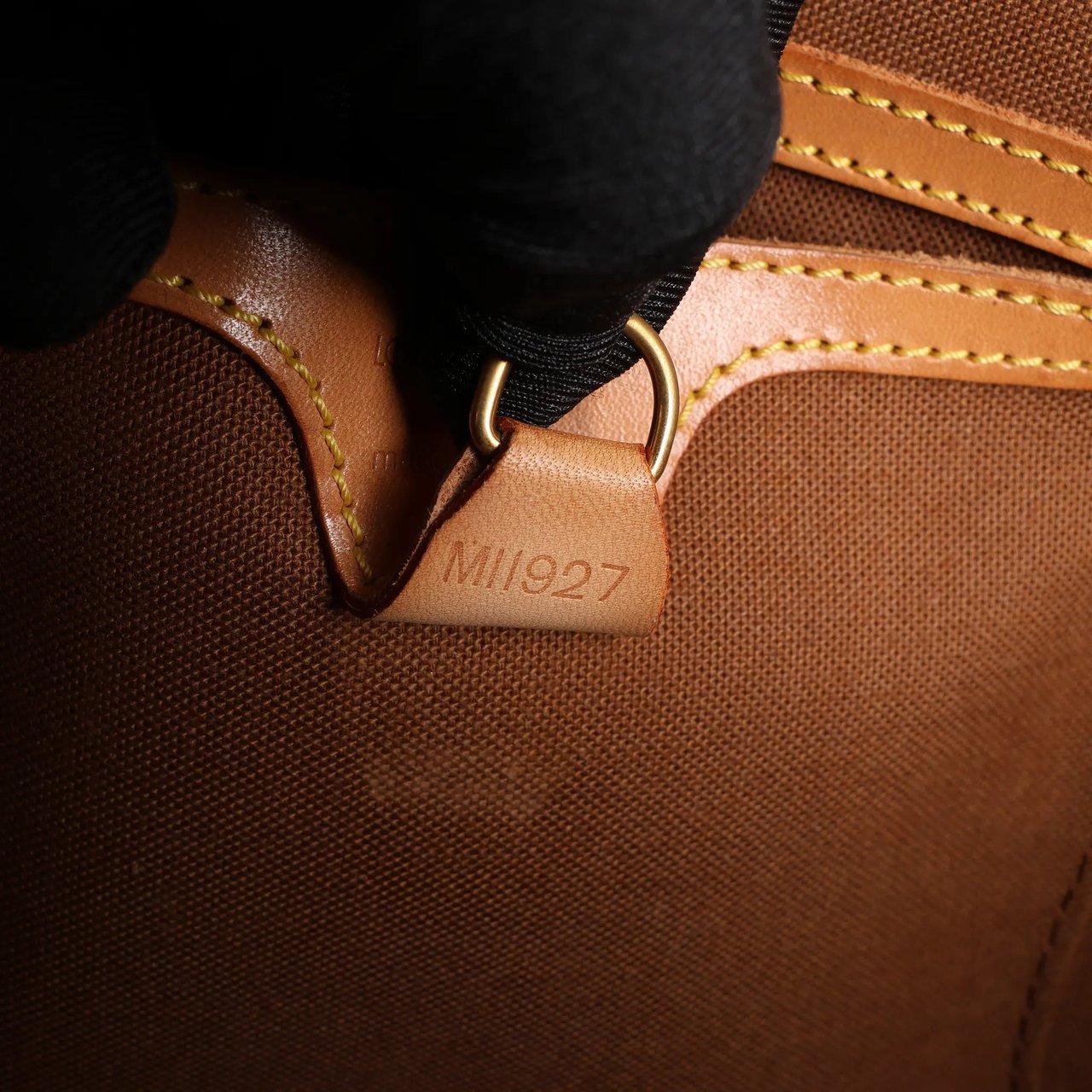 Louis Vuitton Louis Vuitton Ellipse MM Monogram Canvas Handbag in Brown M51126 Bruin