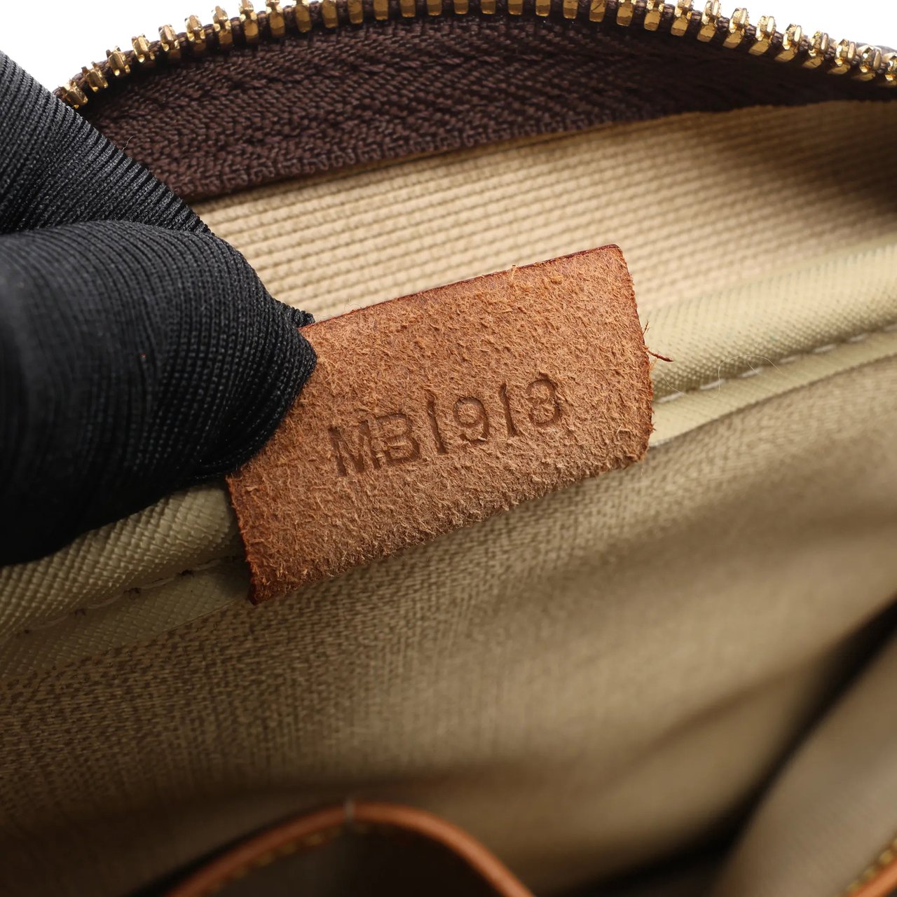 Louis Vuitton Louis Vuitton Deauville Monogram Canvas Handbag in Brown M47270 Bruin