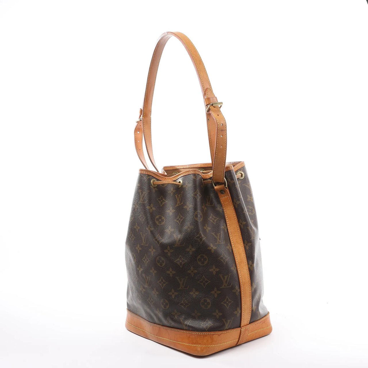 Louis Vuitton Louis Vuitton Noe Monogram Canvas Shoulder Bag in Brown M42224 Bruin