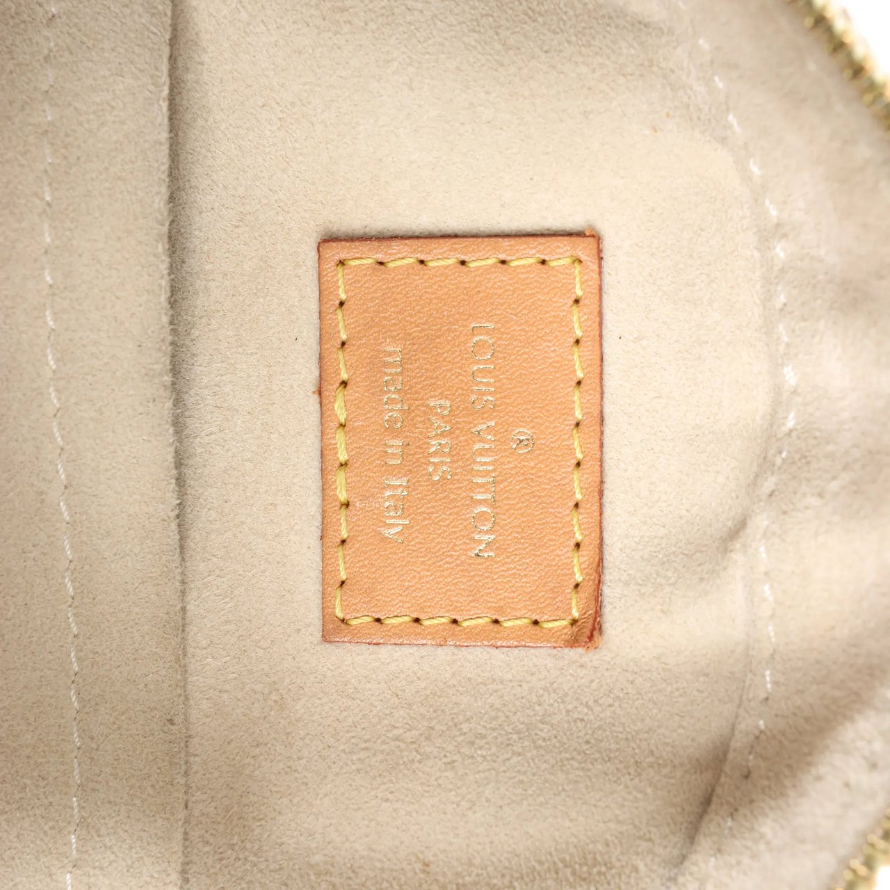 Louis Vuitton Louis Vuitton Boite Chapeau Souple Damier Azur Crossbody Bag in Beige N40333 Divers