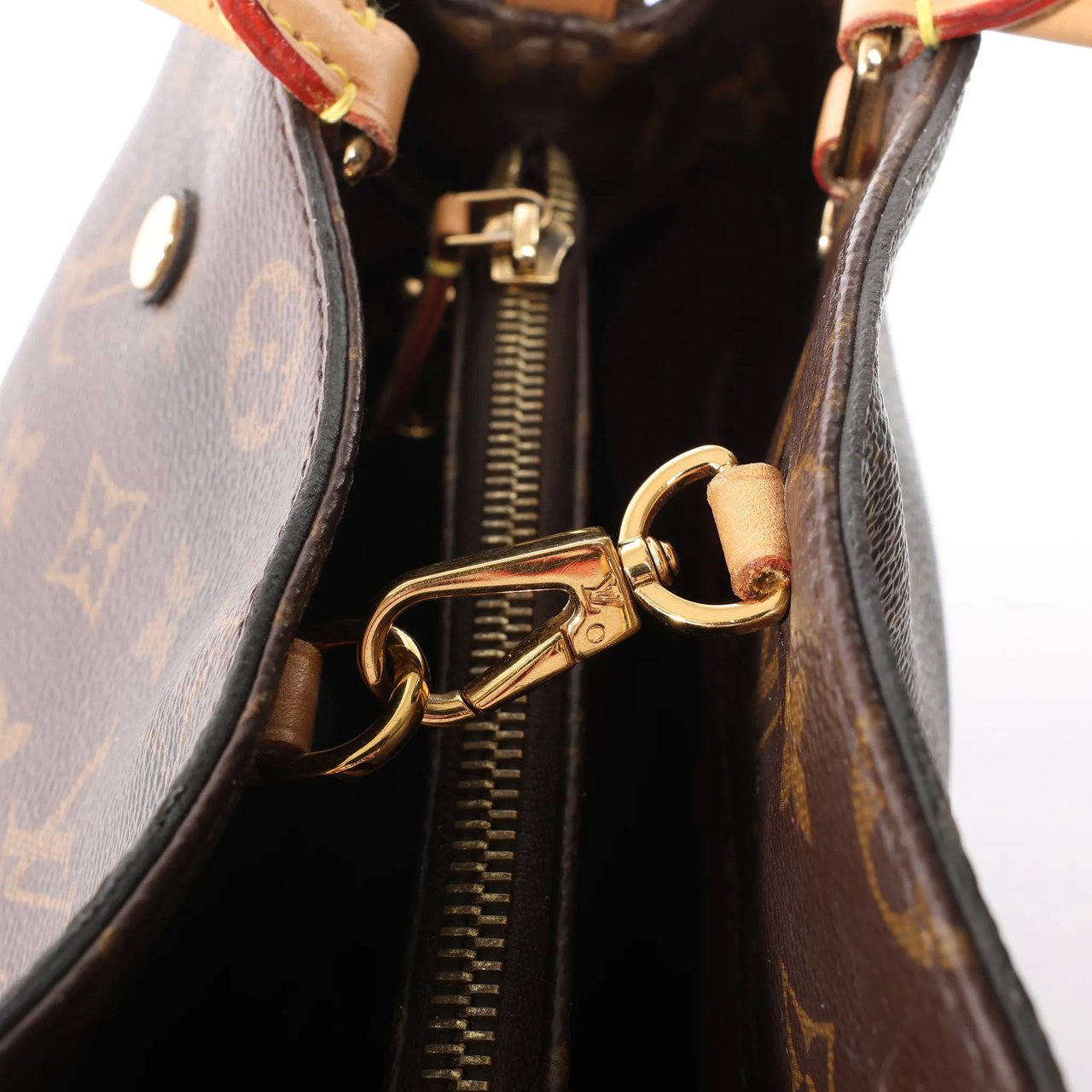 Louis Vuitton Louis Vuitton Montaigne MM Monogram Canvas Handbag in Brown M41056 Bruin