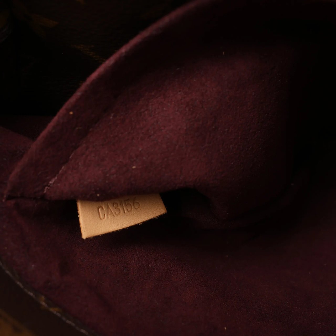 Louis Vuitton Louis Vuitton Montaigne MM Monogram Canvas Handbag in Brown M41056 Bruin