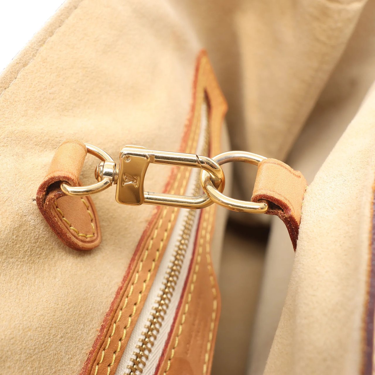 Louis Vuitton Louis Vuitton Hampstead PM Damier Azur Handbag in Beige N51207 Divers