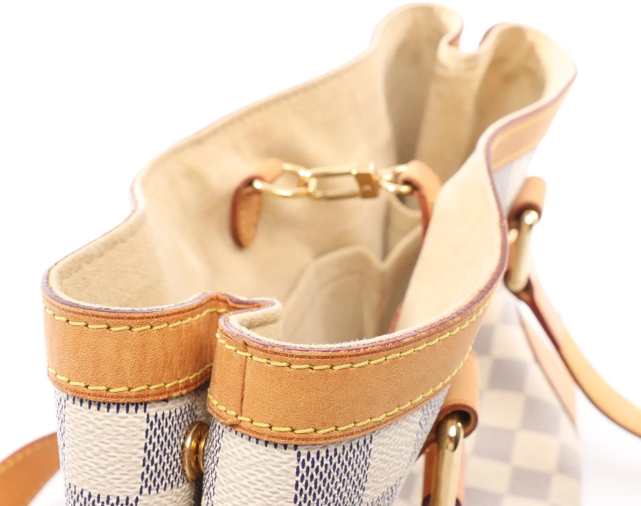 Louis Vuitton Louis Vuitton Hampstead PM Damier Azur Handbag in Beige N51207 Divers