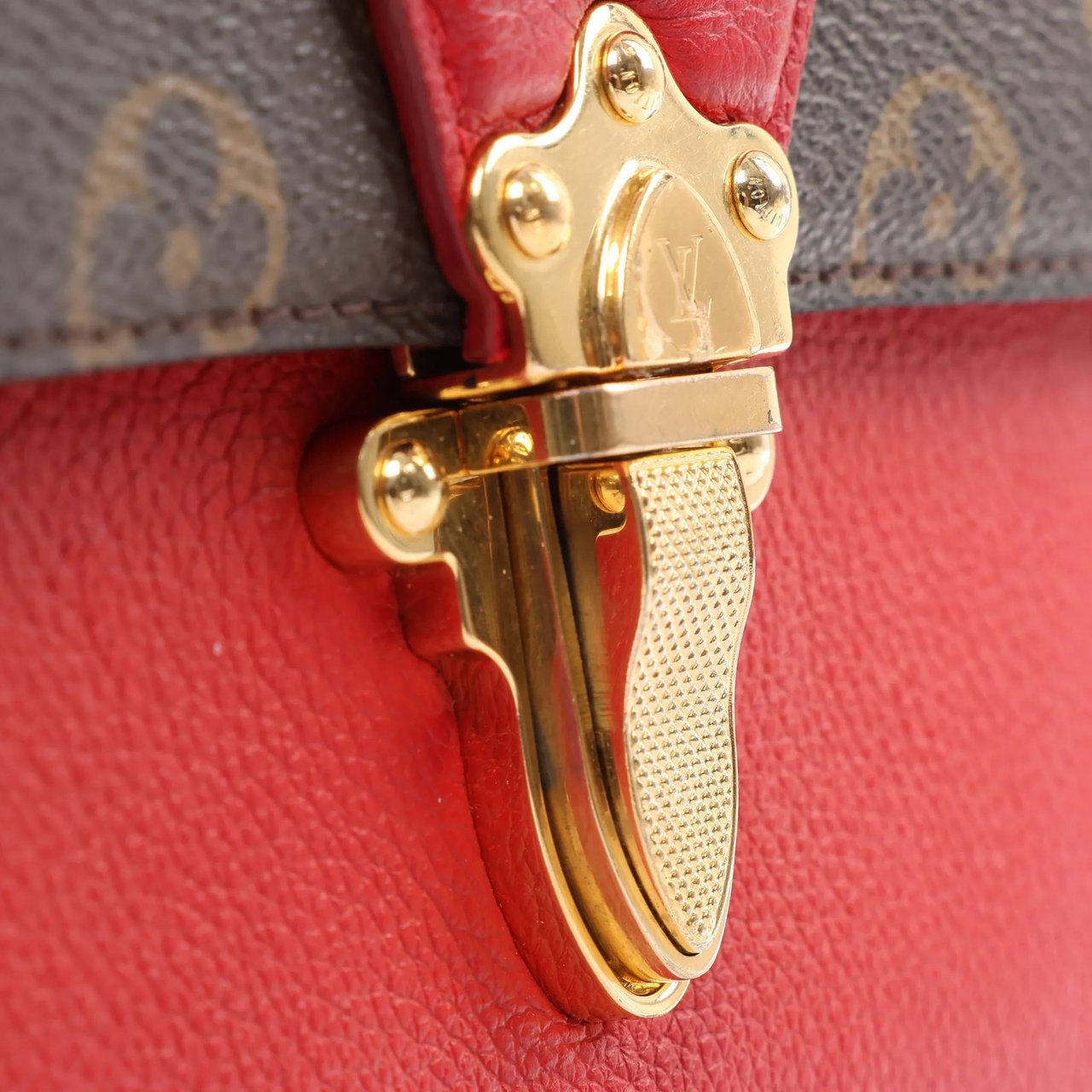 Louis Vuitton Louis Vuitton Victoire Monogram Canvas Crossbody Bag in Red M41731 Divers