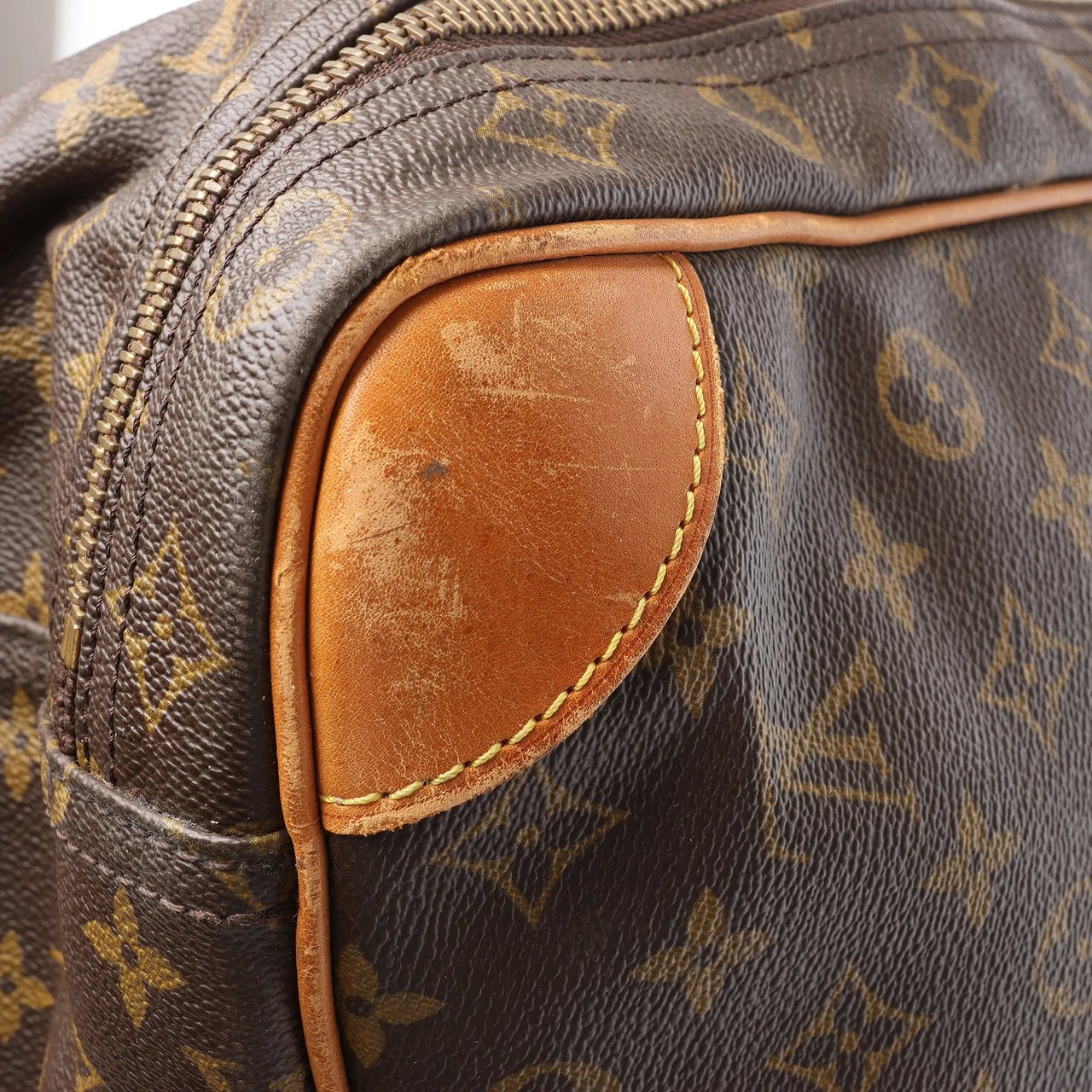 Louis Vuitton Louis Vuitton Sirius 60 Monogram Canvas Travel Bag in Brown M41402 Bruin