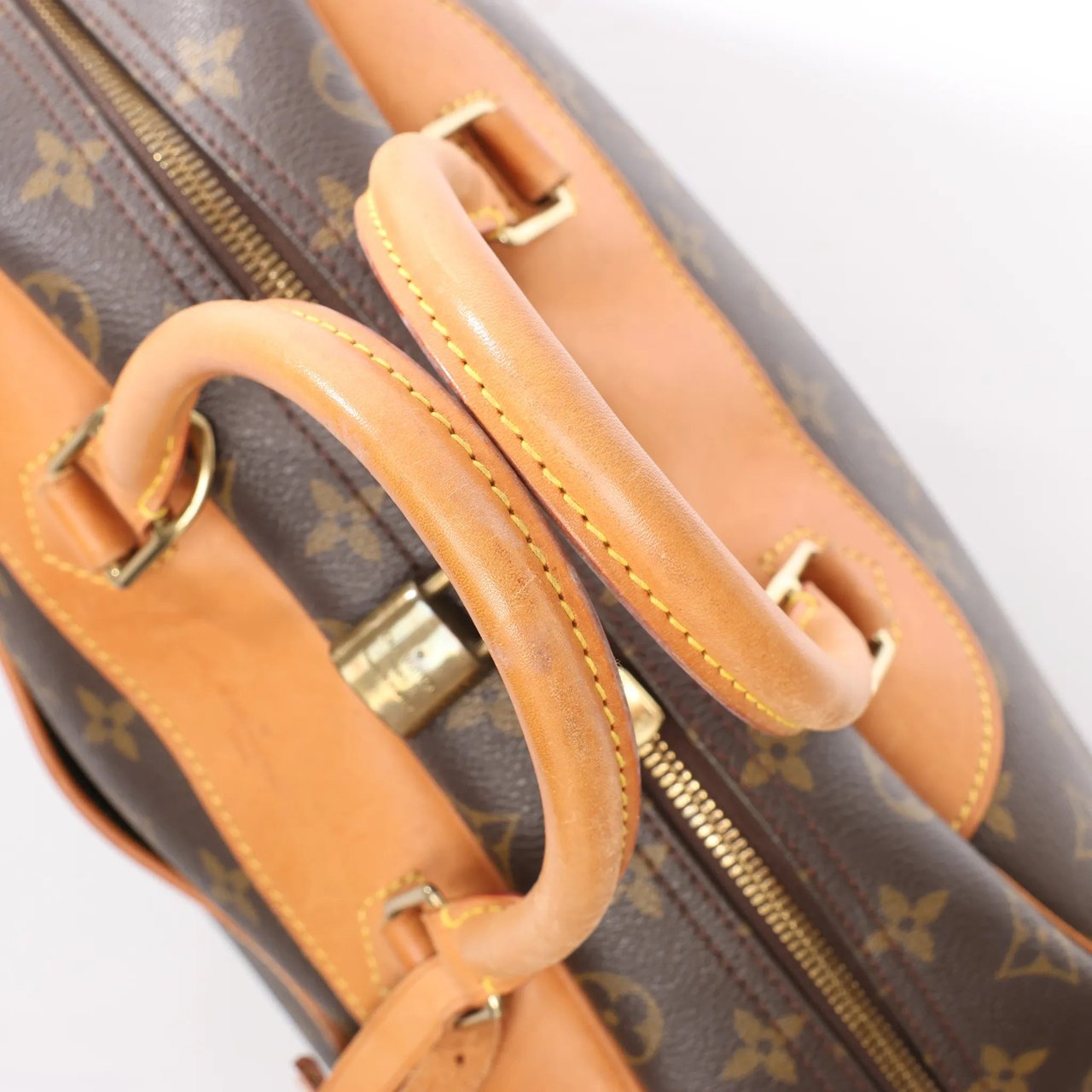 Louis Vuitton Louis Vuitton Deauville Monogram Canvas Handbag in Brown M47270 Bruin