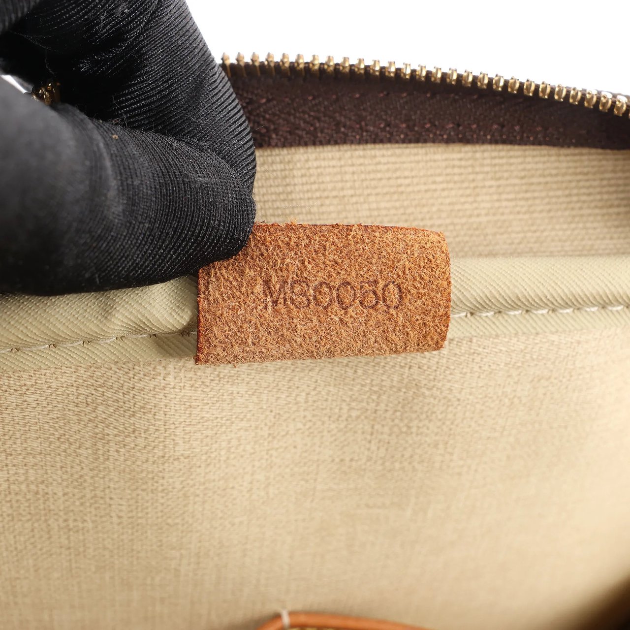 Louis Vuitton Louis Vuitton Deauville Monogram Canvas Handbag in Brown M47270 Bruin