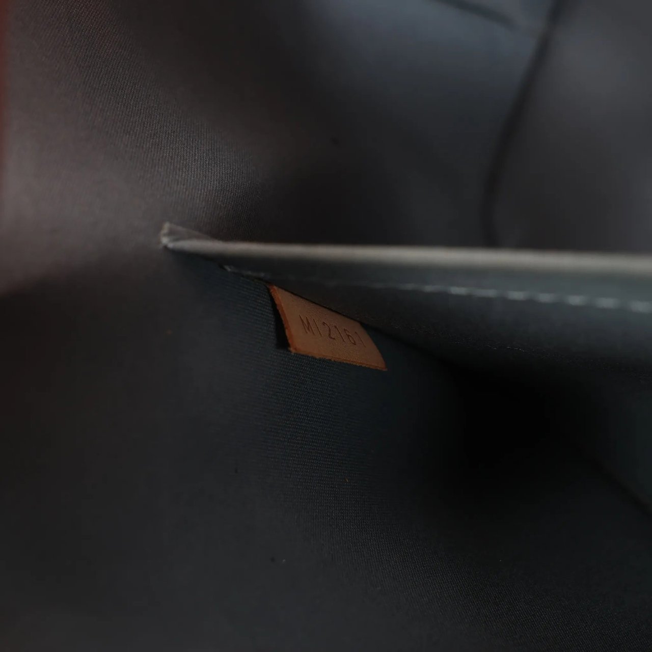 Louis Vuitton Louis Vuitton Alma GM Vernis Leather Handbag in Green M91558 Divers