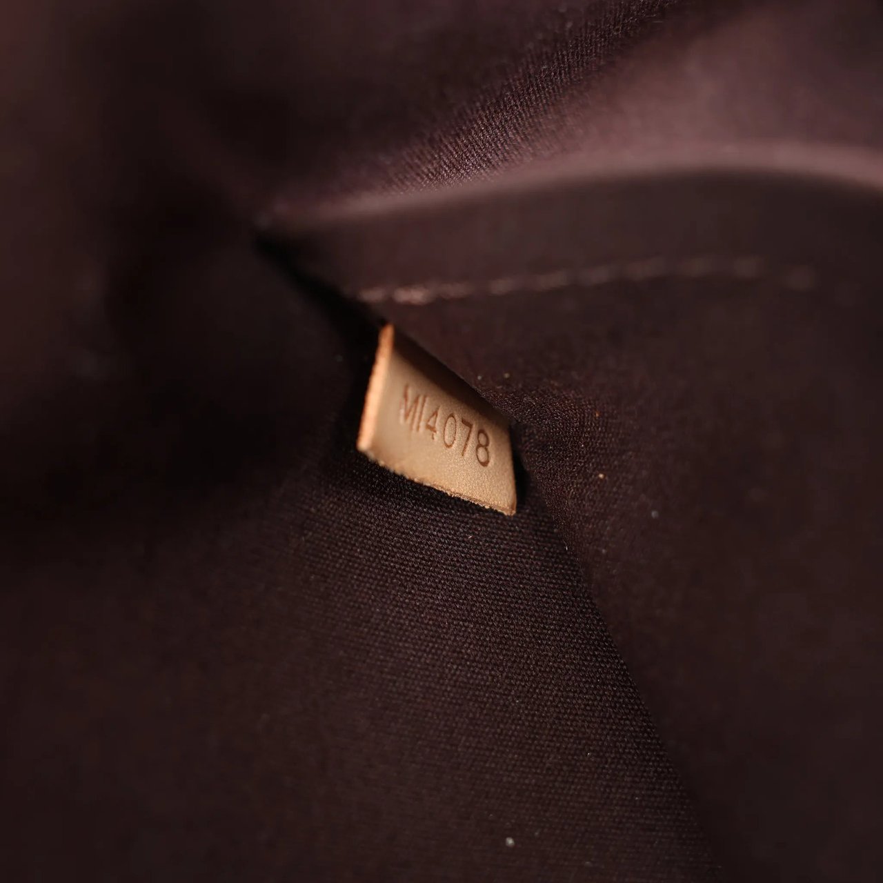 Louis Vuitton Louis Vuitton Alma GM Vernis Leather Handbag in Burgundy M93595 Divers