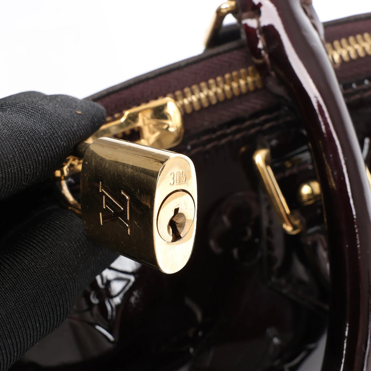 Louis Vuitton Louis Vuitton Alma GM Vernis Leather Handbag in Burgundy M93595 Divers